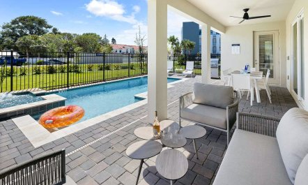 Ocean View Palm 4