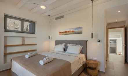 Paros Haven 7