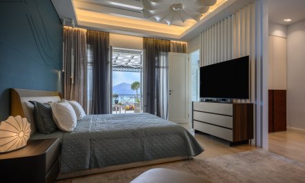 The Essence of Elounda 7