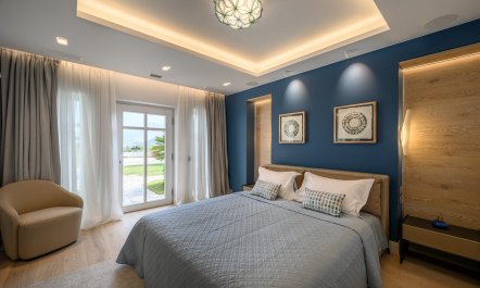 The Essence of Elounda 9