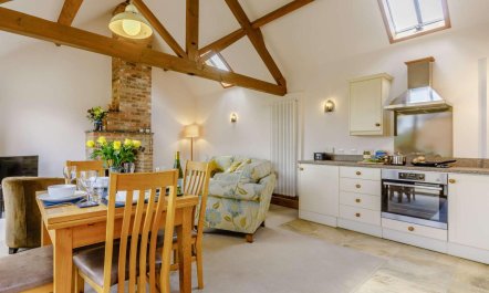 2 Bed in Broadway 6