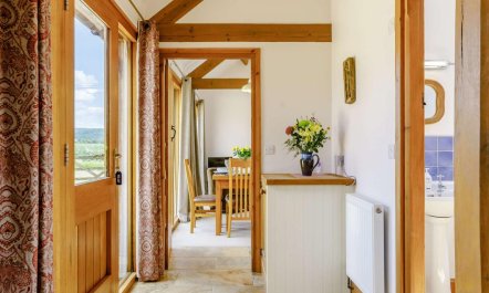 2 Bed in Broadway 8