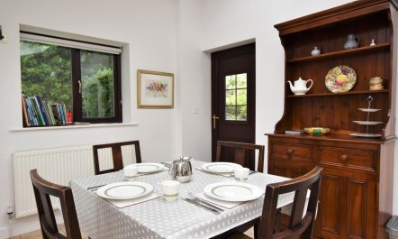 2 Bed in Holmesfield 7