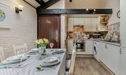 2 Bed in Looe 7