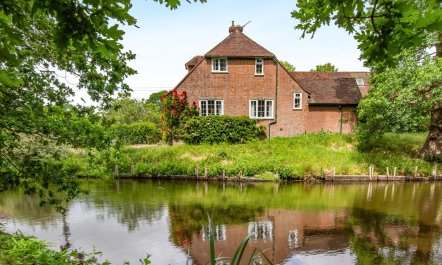4 Bed in Uckfield 2