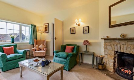 4 Bed in Uckfield 1