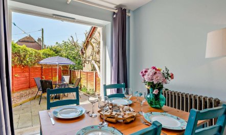 2 Bed in Rye- 1