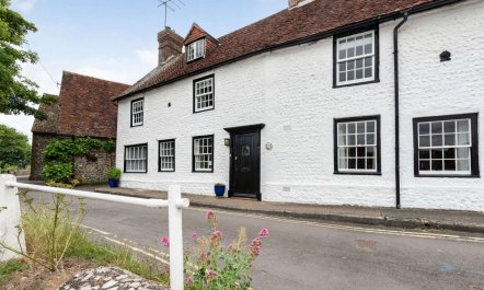 4 Bed in Eastbourne 1