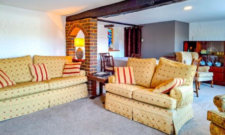 4 Bed in Eastbourne 2