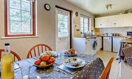 2 Bed in Bembridge 4