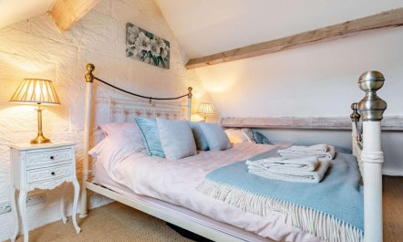 2 Bed in Whitby 9