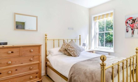 6 Bed in Thornham 8