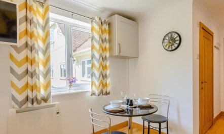 1 Bed in Godshill 8