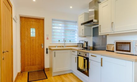 1 Bed in Godshill 7
