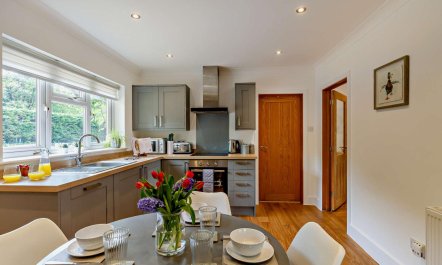 2 Bed in Godshill 1