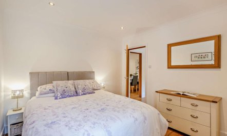 2 Bed in Godshill 8