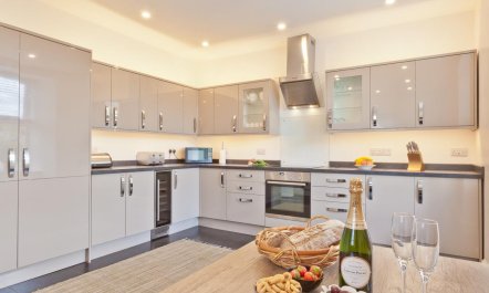 2 Bed in Windermere 4
