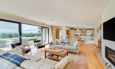 3 Bed in Derby 3