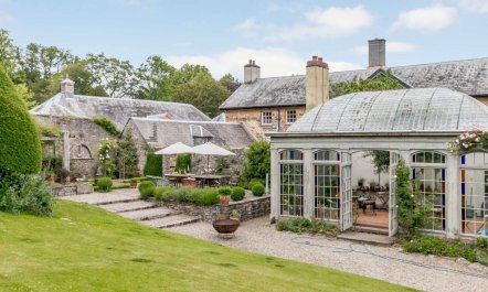 6 Bed in Brecon