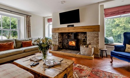 6 Bed in Brecon 4