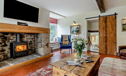 6 Bed in Brecon 5