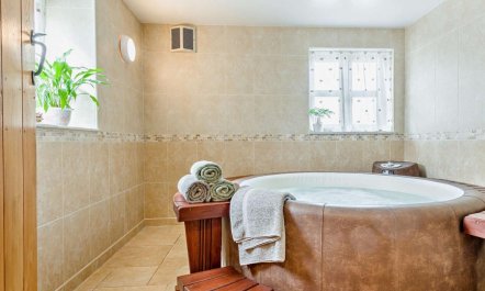 4 Bed in Brecon 1