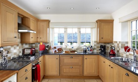 5 Bed in Brecon 2