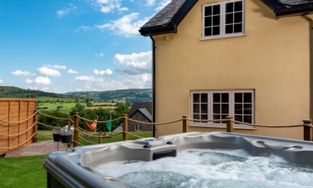 5 Bed in Brecon
