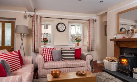 2 Bed in Crickhowell 1