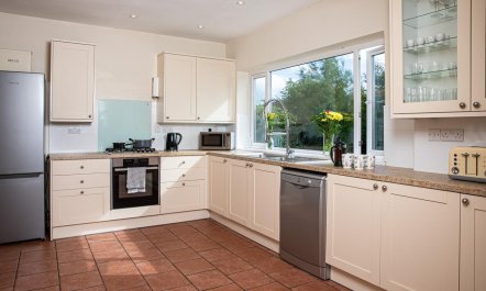 6 Bed in Brecon 1