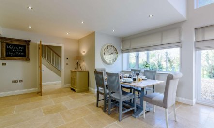 3 Bed in Shaw 7