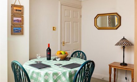 1 Bed in Tenby 5