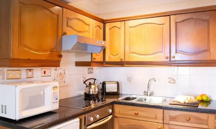 1 Bed in Tenby 6