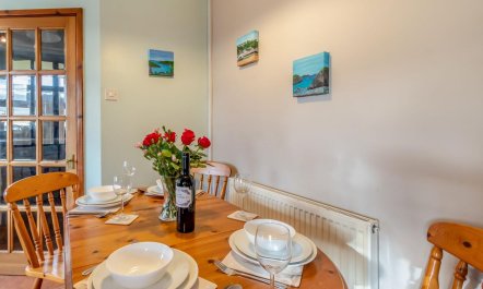 2 Bed in Solva 1