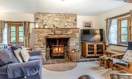 4 Bed in Crickhowell 2