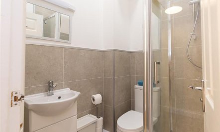 1 Bed in Tenby 4