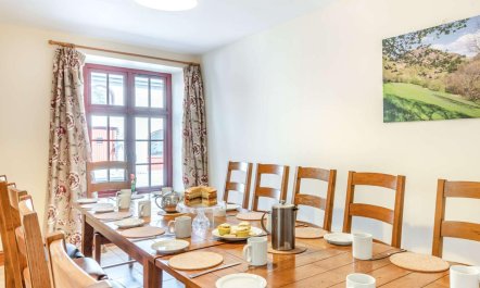 5 Bed in Llandovery 9