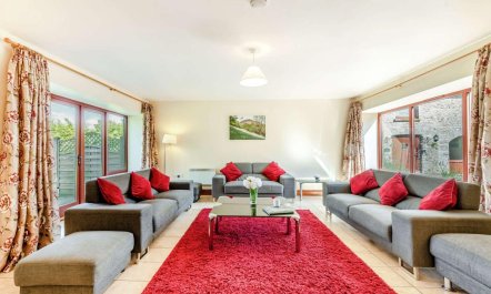 5 Bed in Llandovery 4