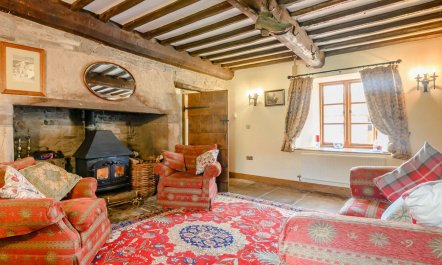 3 Bed in Abergavenny 1