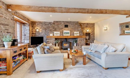 3 Bed in Brecon 1