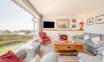 2 Bed in Tenby 1