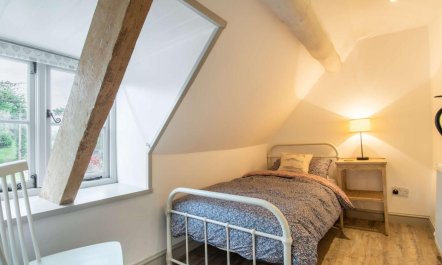 3 Bed in Stroud 8