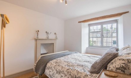 3 Bed in Stroud 7