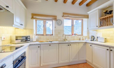 3 Bed in Newtown 5