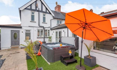 4 Bed in Conwy