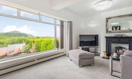 4 Bed in Conwy 3