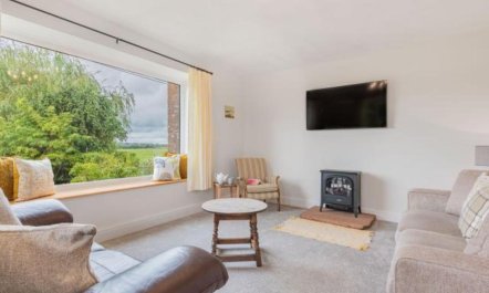 4 Bed in Penrith 1