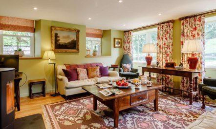3 Bed in Huntly 1
