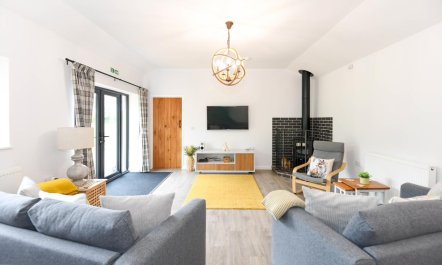 2 Bed in Westbury 2
