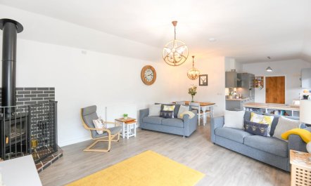 2 Bed in Westbury 8